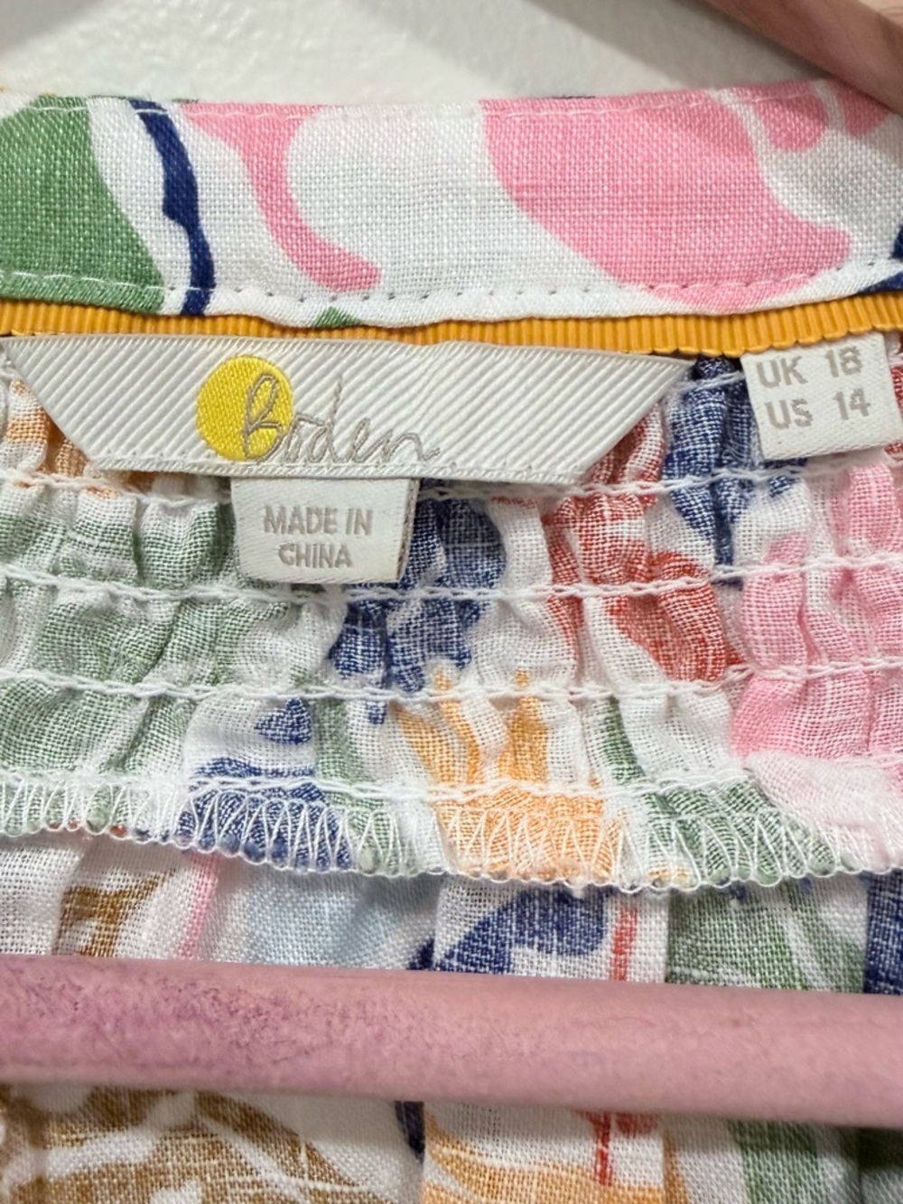 Boden Floral Puff-Sleeve Linen Top in Multi with Smocking - Picture 6 of 8